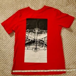 BASKET BALL SHIRT XERSION BOYS SIZE M10/12 RED